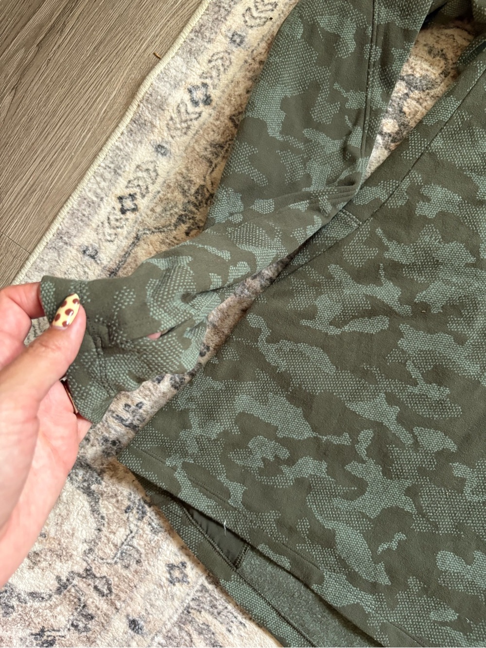 Lululemon Green Camo Surge 1/2 Zip Fleece Lined Pullover Sweater Size M - Picture 5 of 11